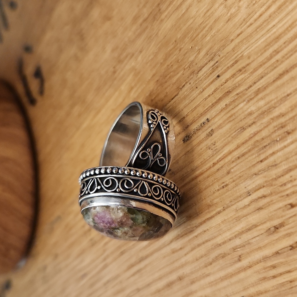 Amethyst Gemstone Ring - image 2